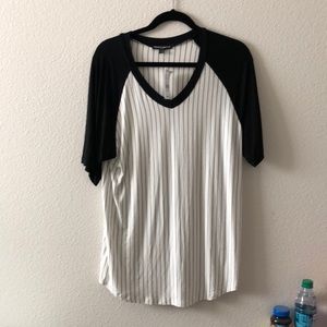 Brandy Melville Baseball tee